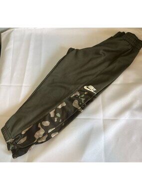 Nike Boys Green Camo Colorblock Joggers Size 7 Athletic Sweatpants Gym Play